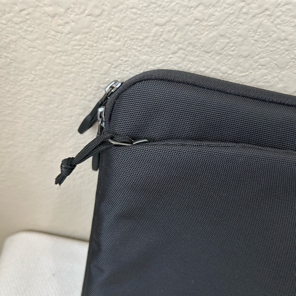 Laptop Tablet Sleeve - Black Nylon - Zipper Closure -Padded - 13.5” x 10” x 1” - Picture 4 of 8